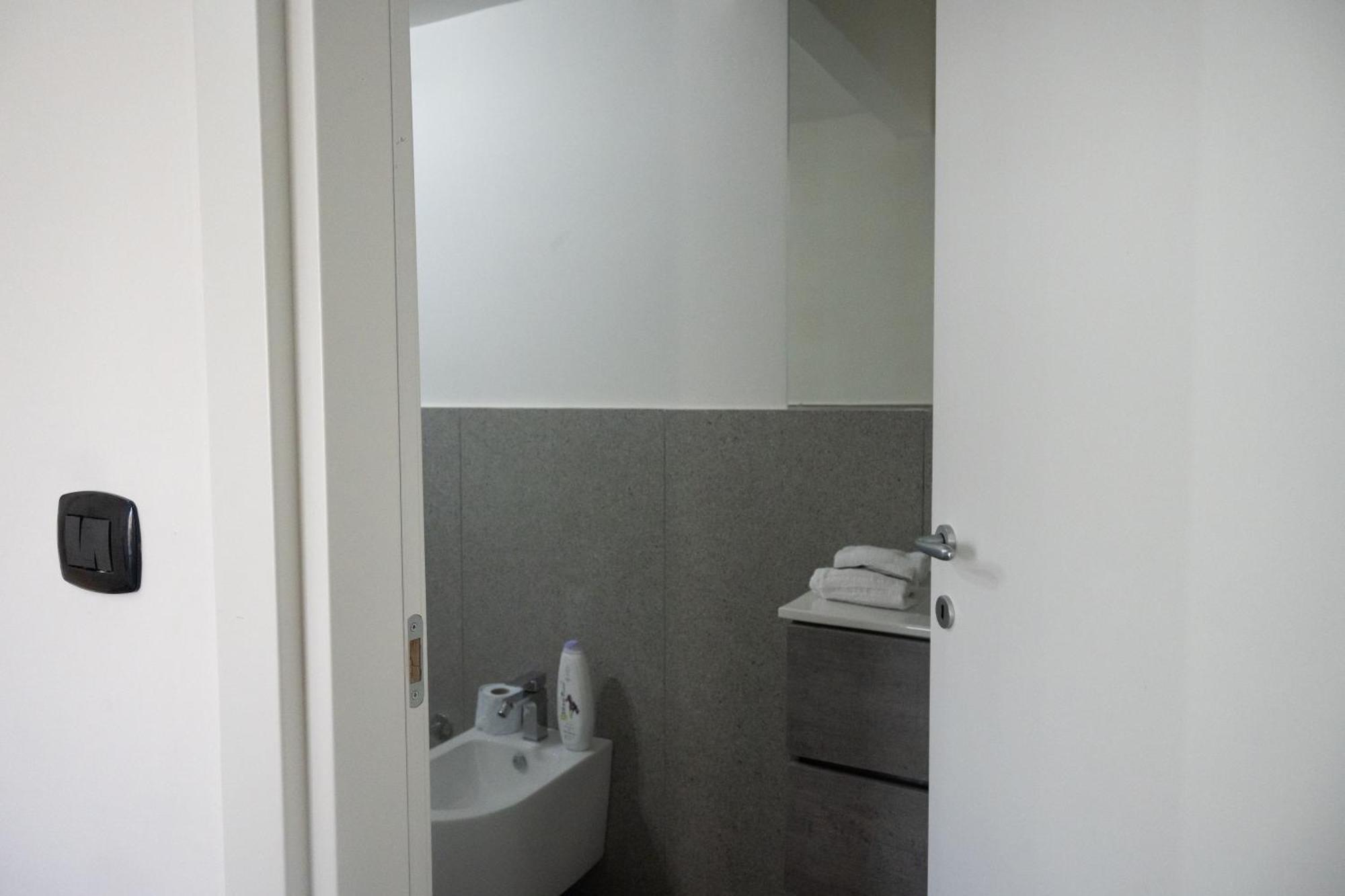 Strategic Apartment With Terrace - Nola Ngoại thất bức ảnh